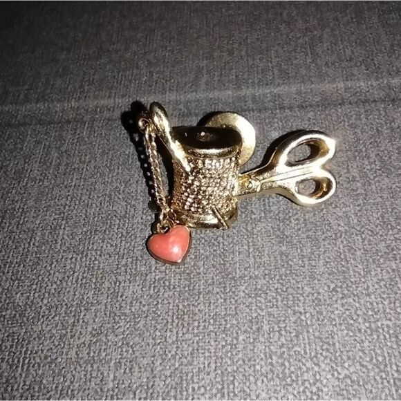 AVON Sewing Lapel Pin Needle & Thread Dangling Heart EUC - Picture 5 of 7